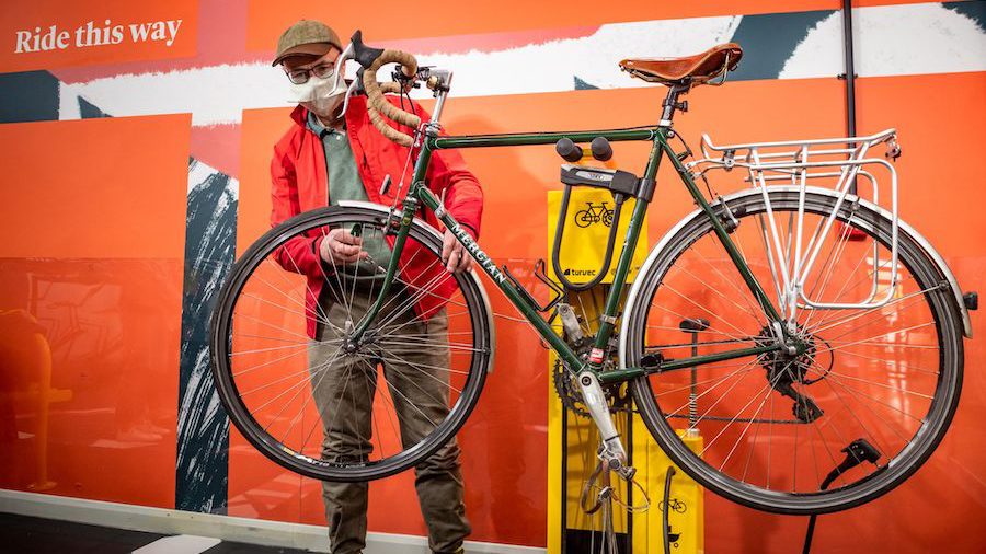 ealing broadway shopping centre bike store