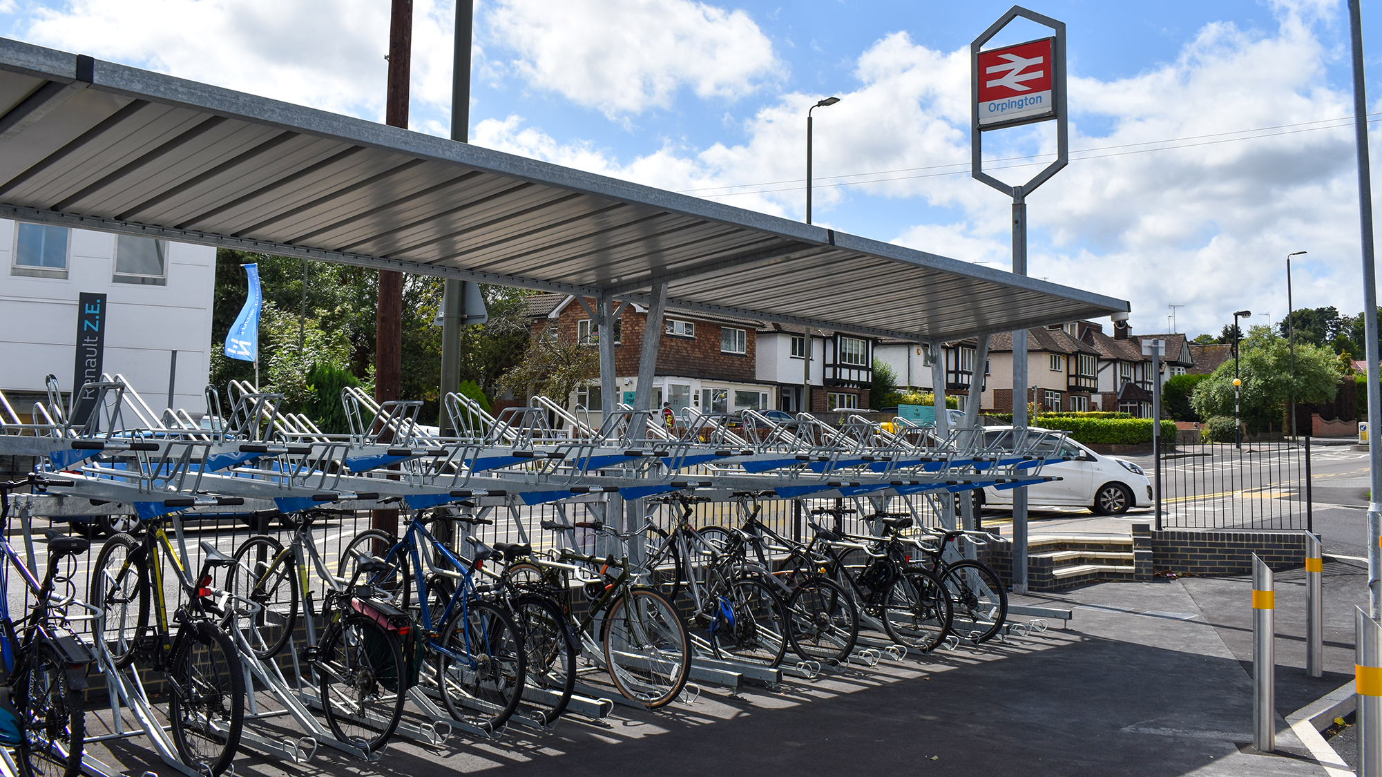 orpington railway station cycle hub bike racks