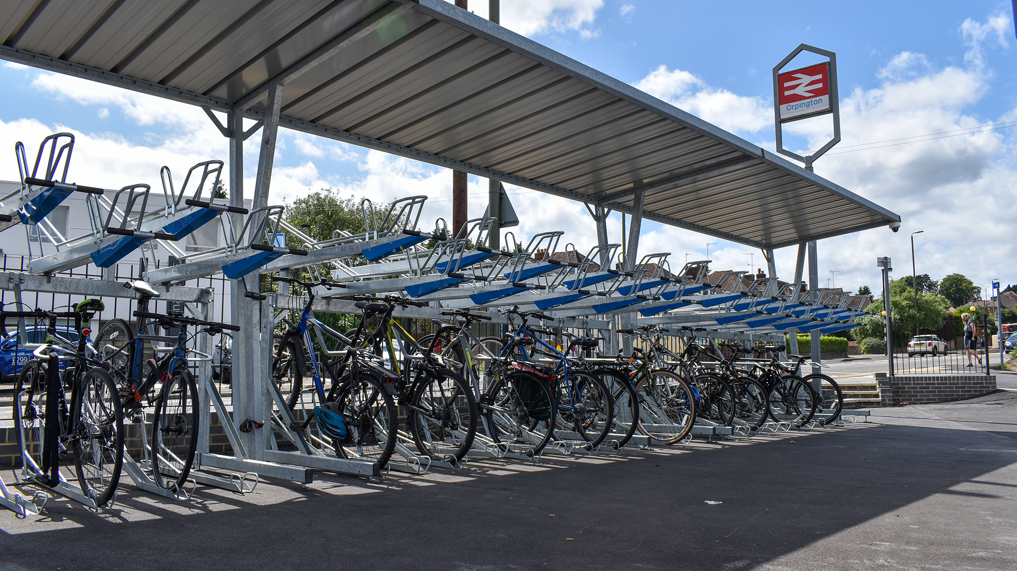 orpington railway station cycle hub bike racks