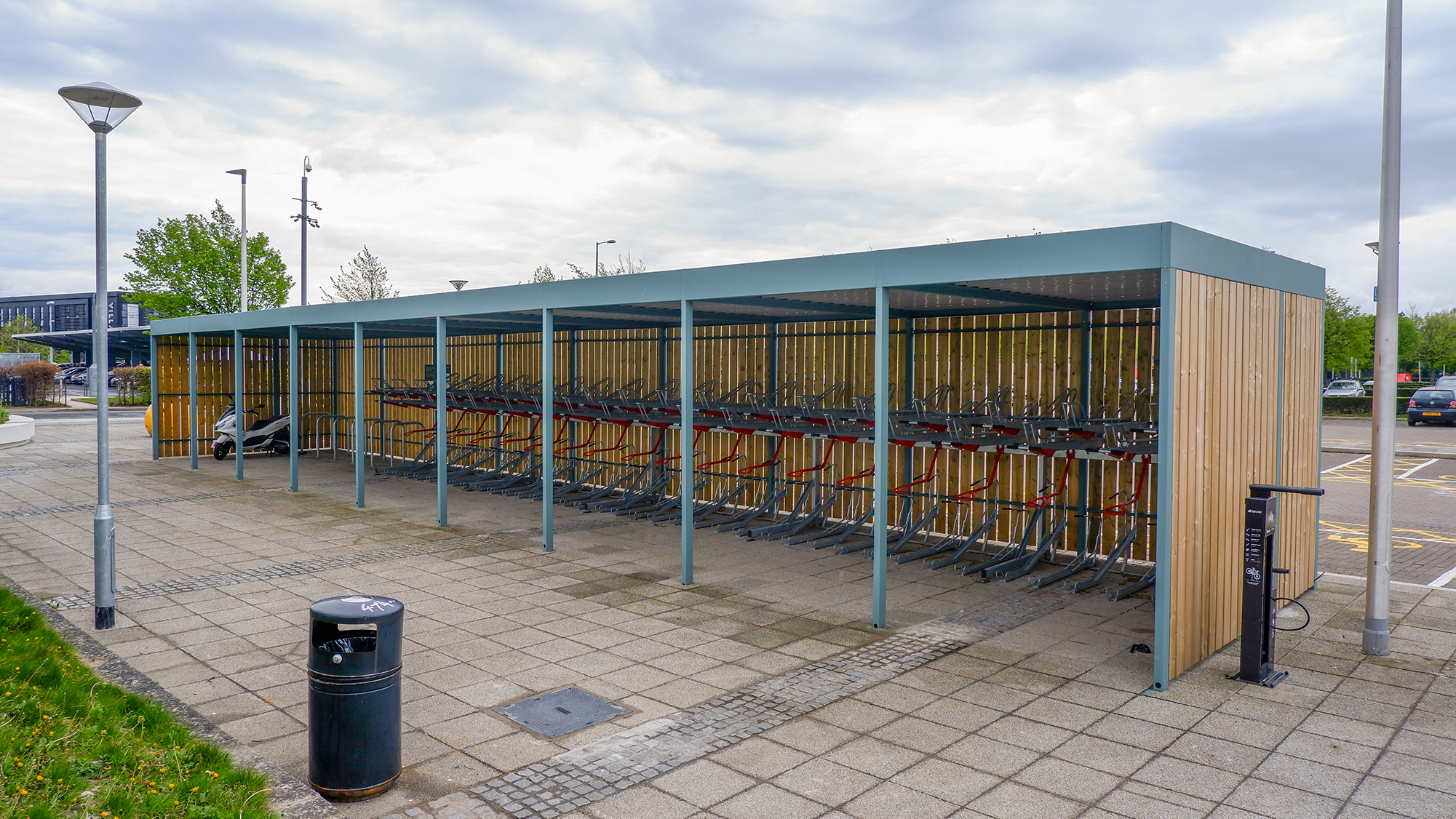 bike racks at glasgow science centre