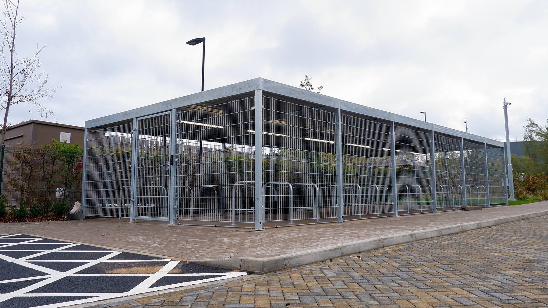 gloucester business park mesh secure cycle shelter