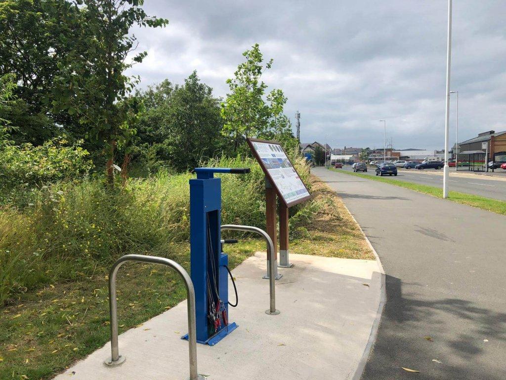 bike repair station blue image 2