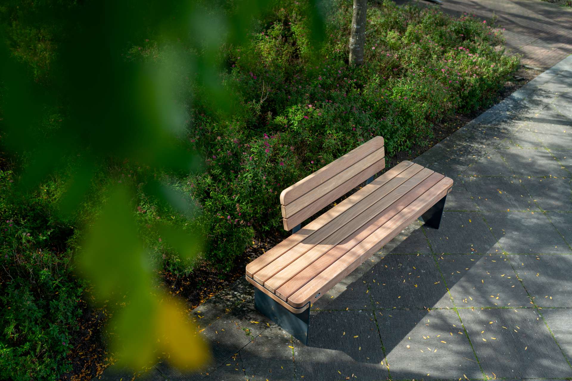 Rondure outdoor bench